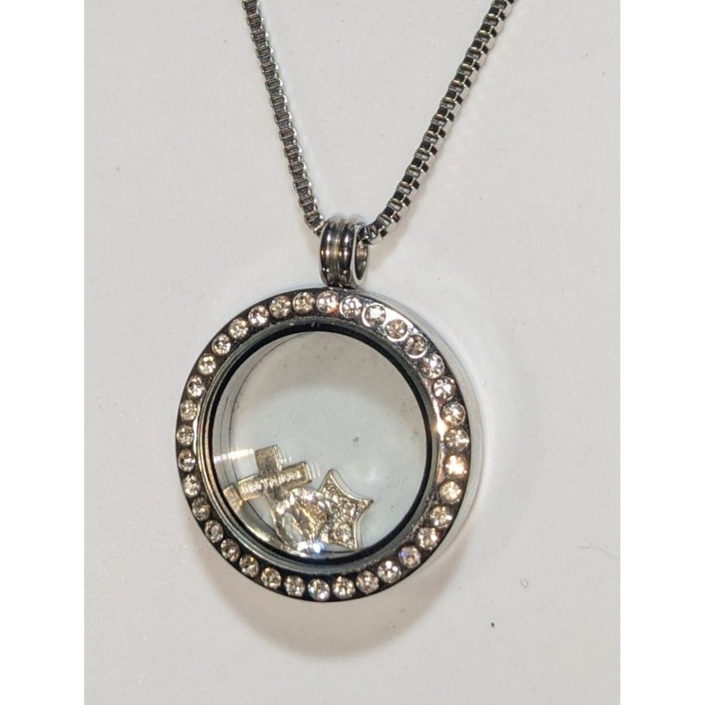 International Bullion Company Stainless Steel Glass Window Locket